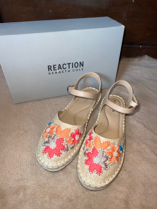 Reaction Kenneth Cole Shoes - Reaction Kenneth Cole Beige Espadrille Sandals with Multicolor Floral Embroidery